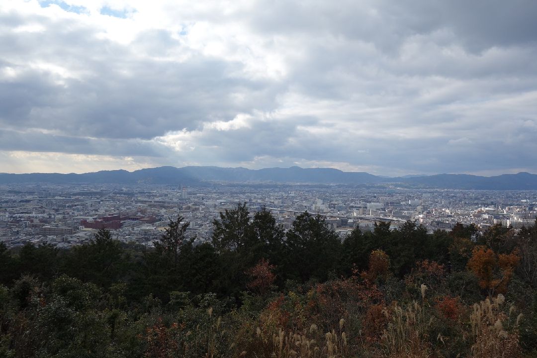 荒神峰から京都市街を見渡す
