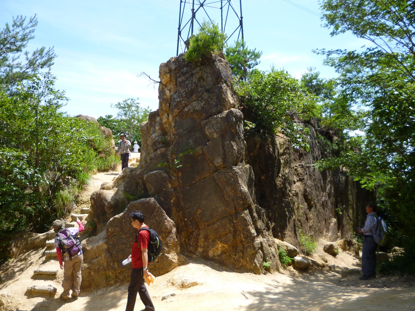 18. 風吹岩全景