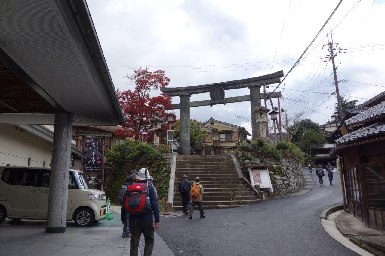 4. 銅の鳥居