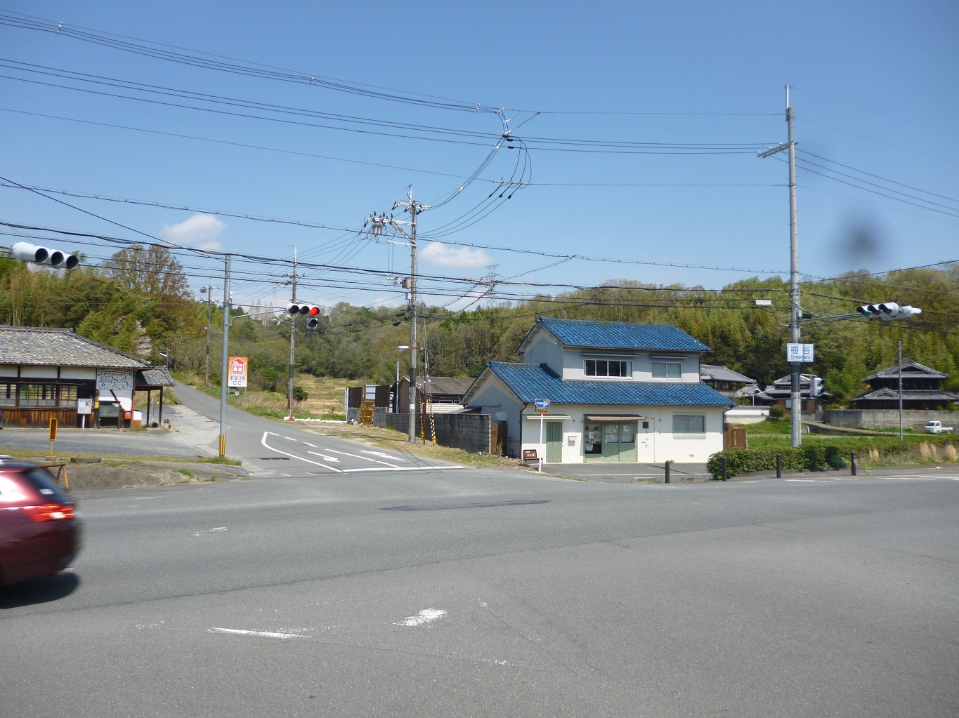 11. 井関川橋梁跡のある梅谷付近