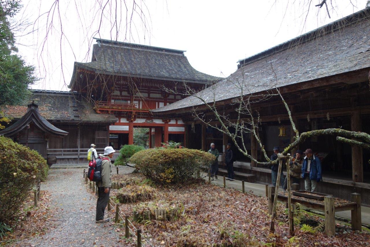 16. 吉野水分神社にて