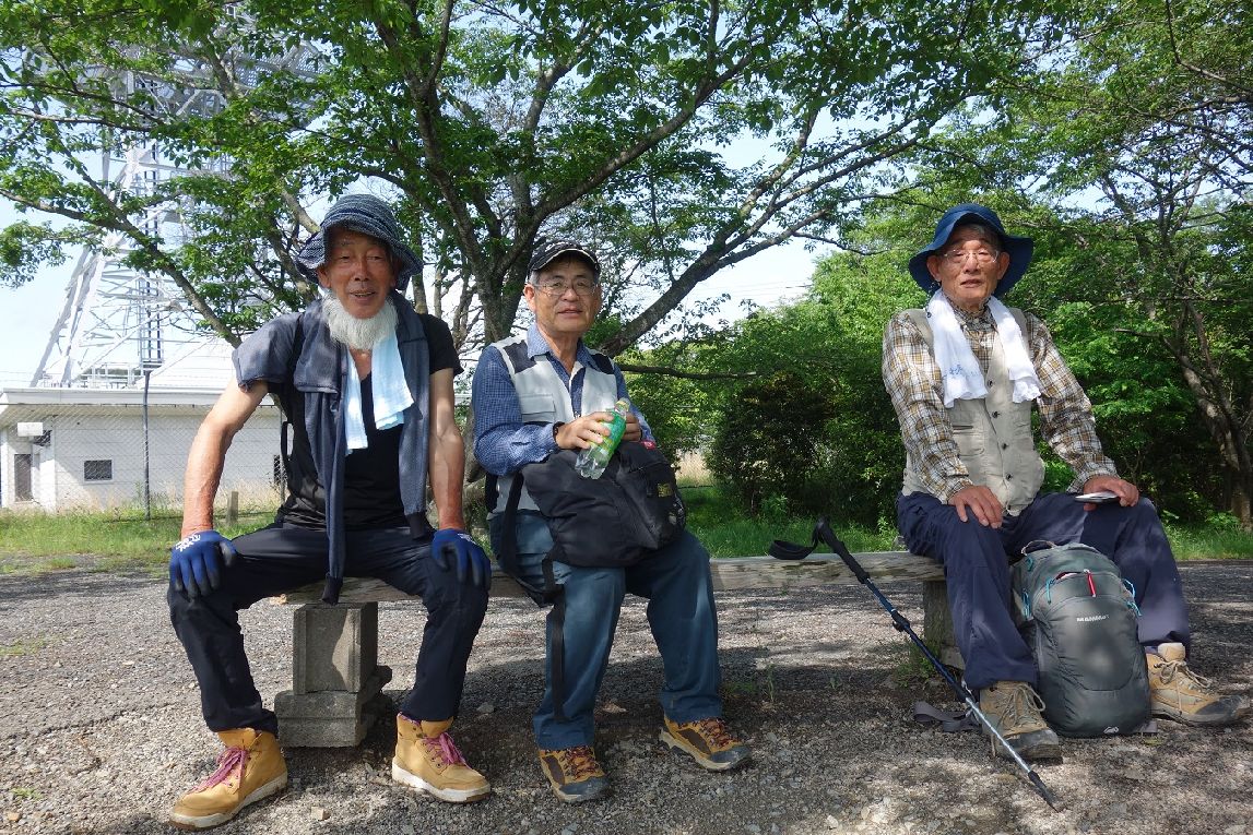 25．前山で一休み