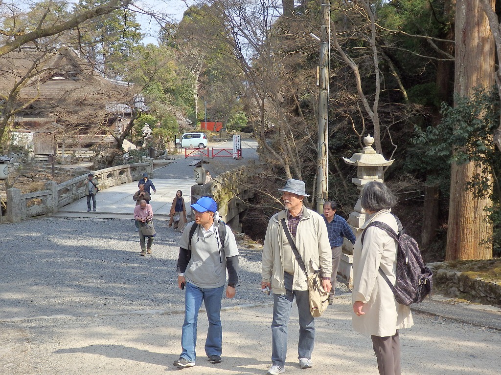 昇り道を歩く皆さん
