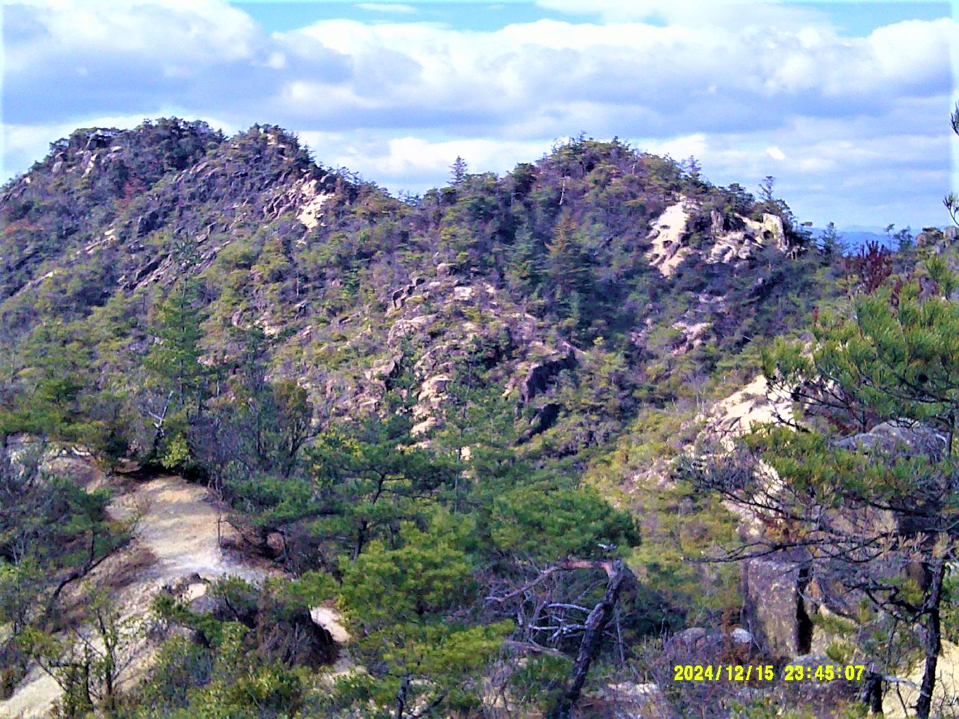 １２．双耳峰の堂山
