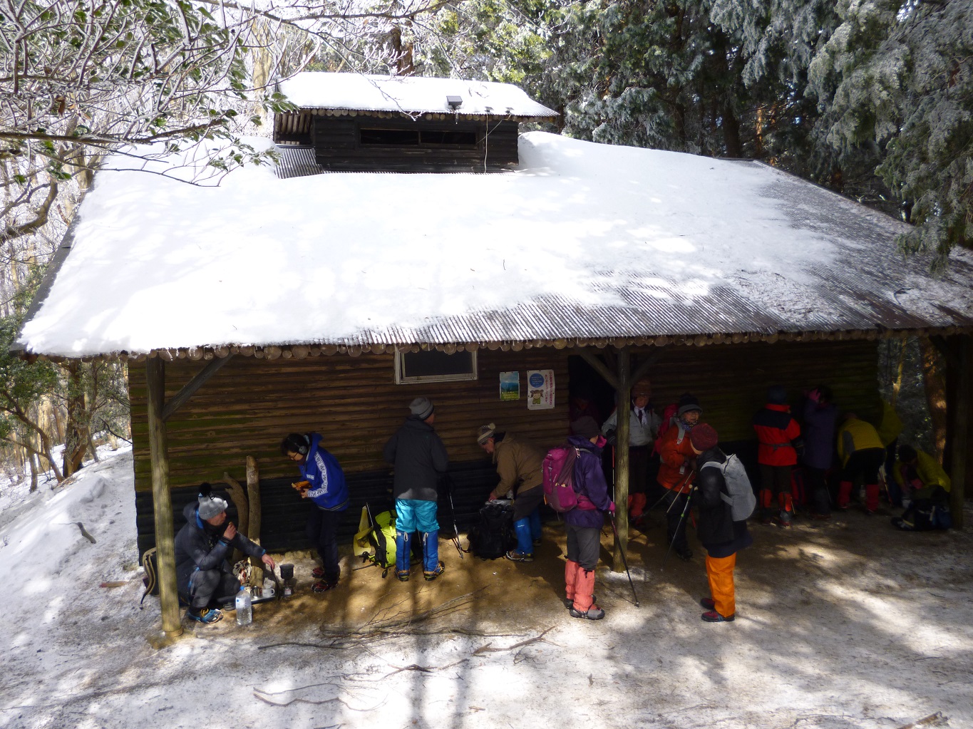 11. 避難小屋に到着