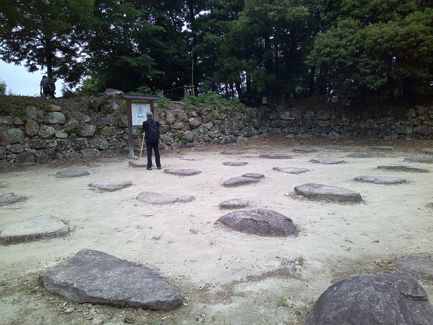 １１．安土城天守跡