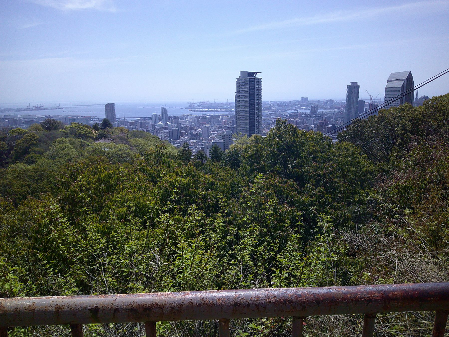 ４．布引展望所より