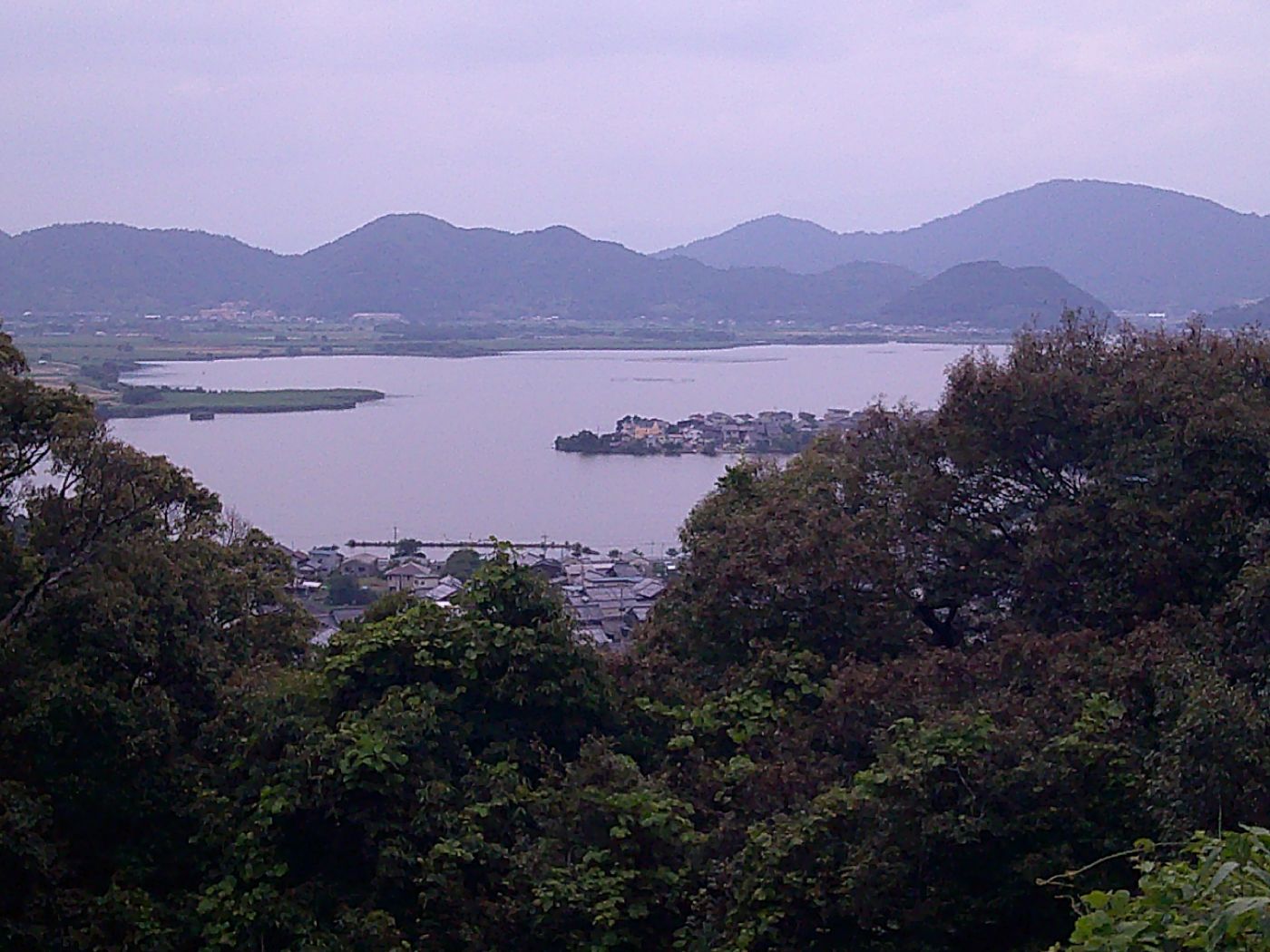 １３．琵琶湖を望む