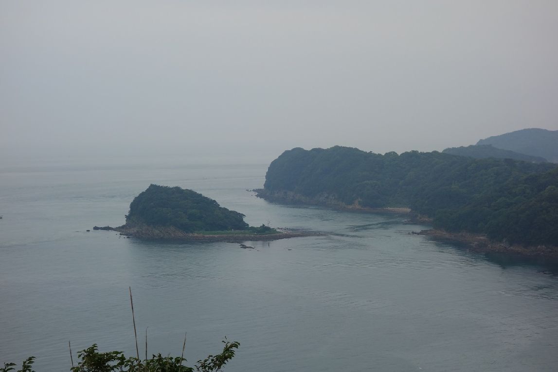 １５．小展望台から見下ろす神島