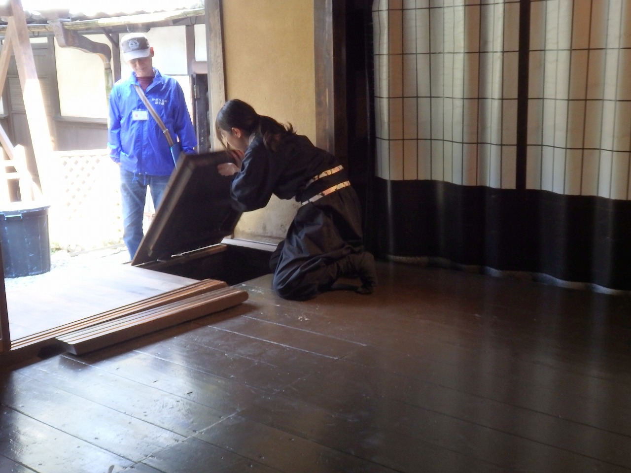 ⑦廊下の隠し床