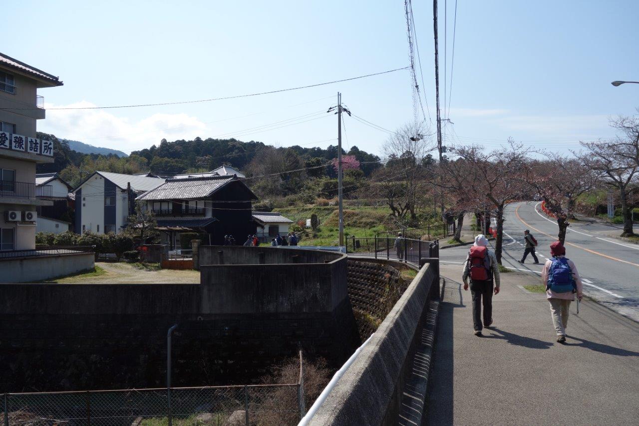 6. 石上神宮に向け左折