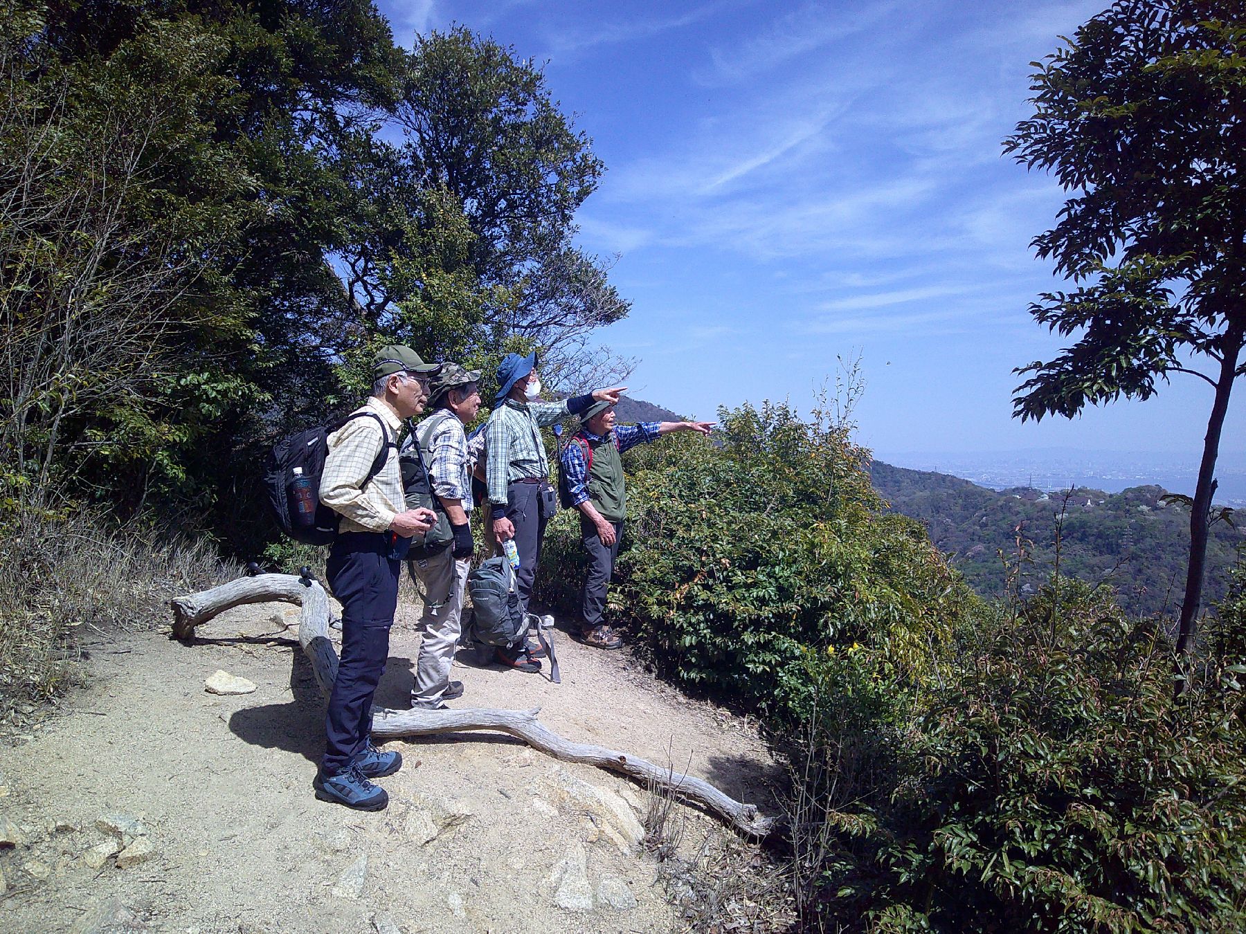 18．再度山山頂にて