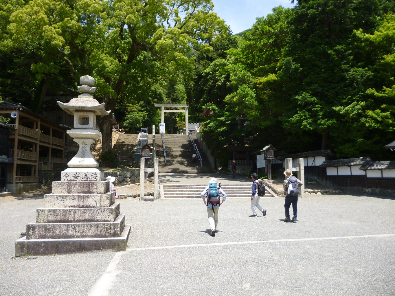 8. 多度大社