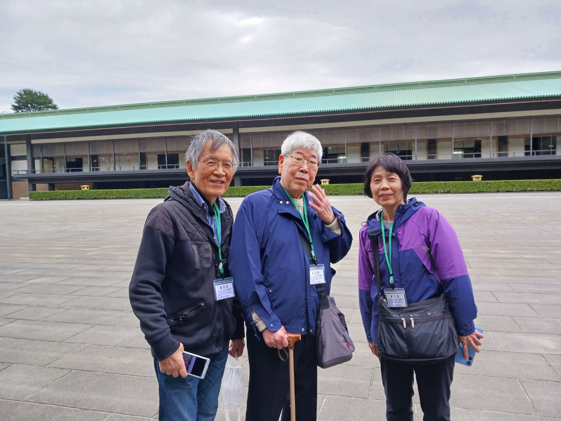 宮殿東庭；柳井さん、古市さん、髙橋さん