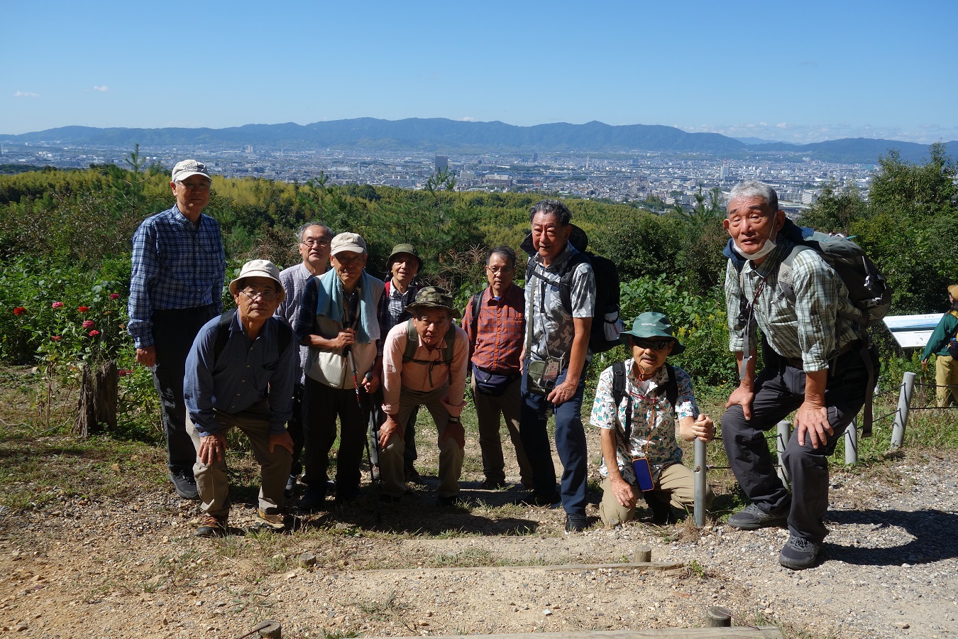 ７．大岩山展望所にて