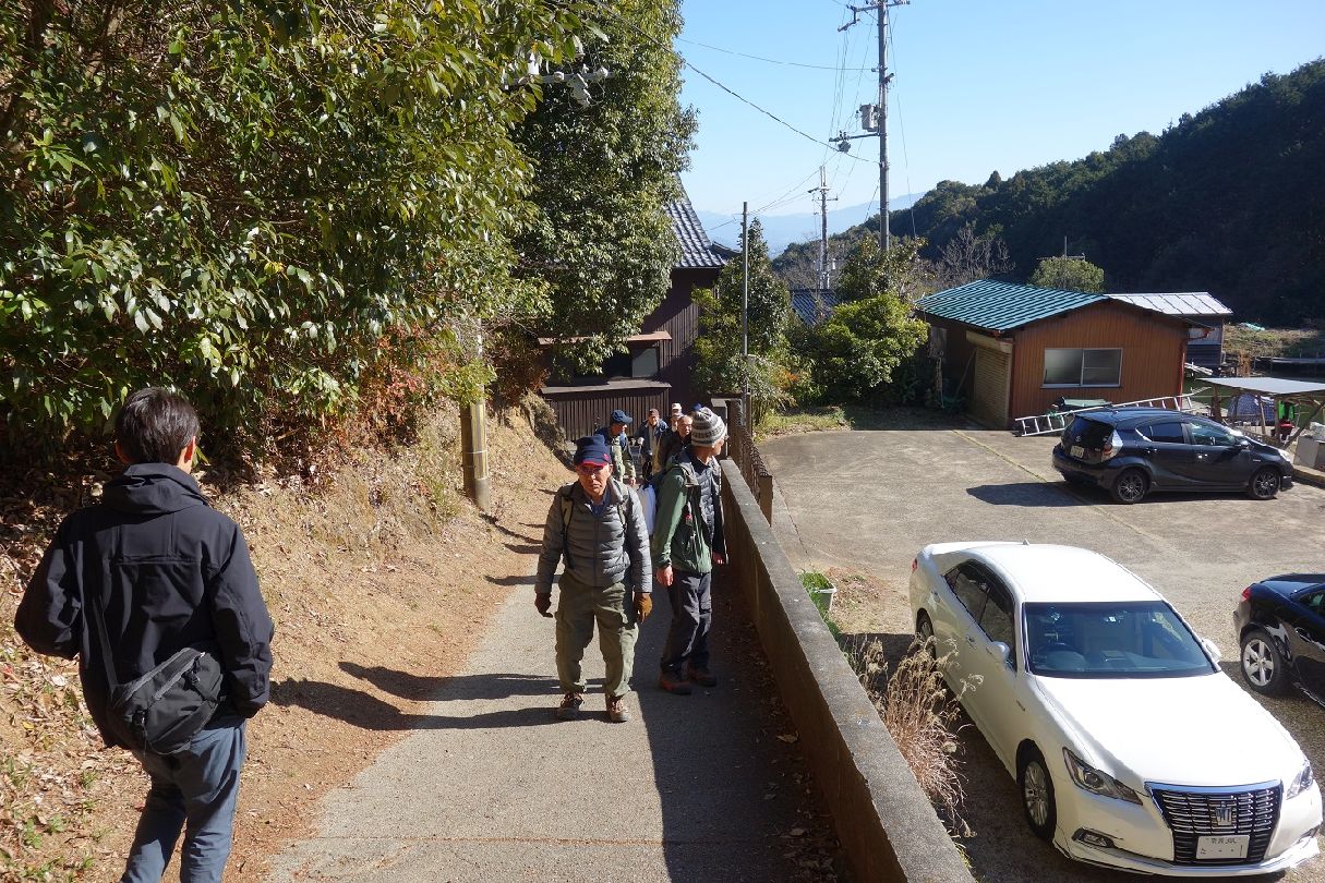 １１．登山口に向けて緩やかな上り