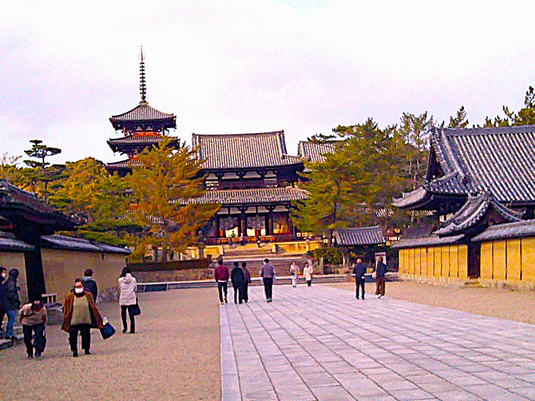 １９．荘厳な法隆寺