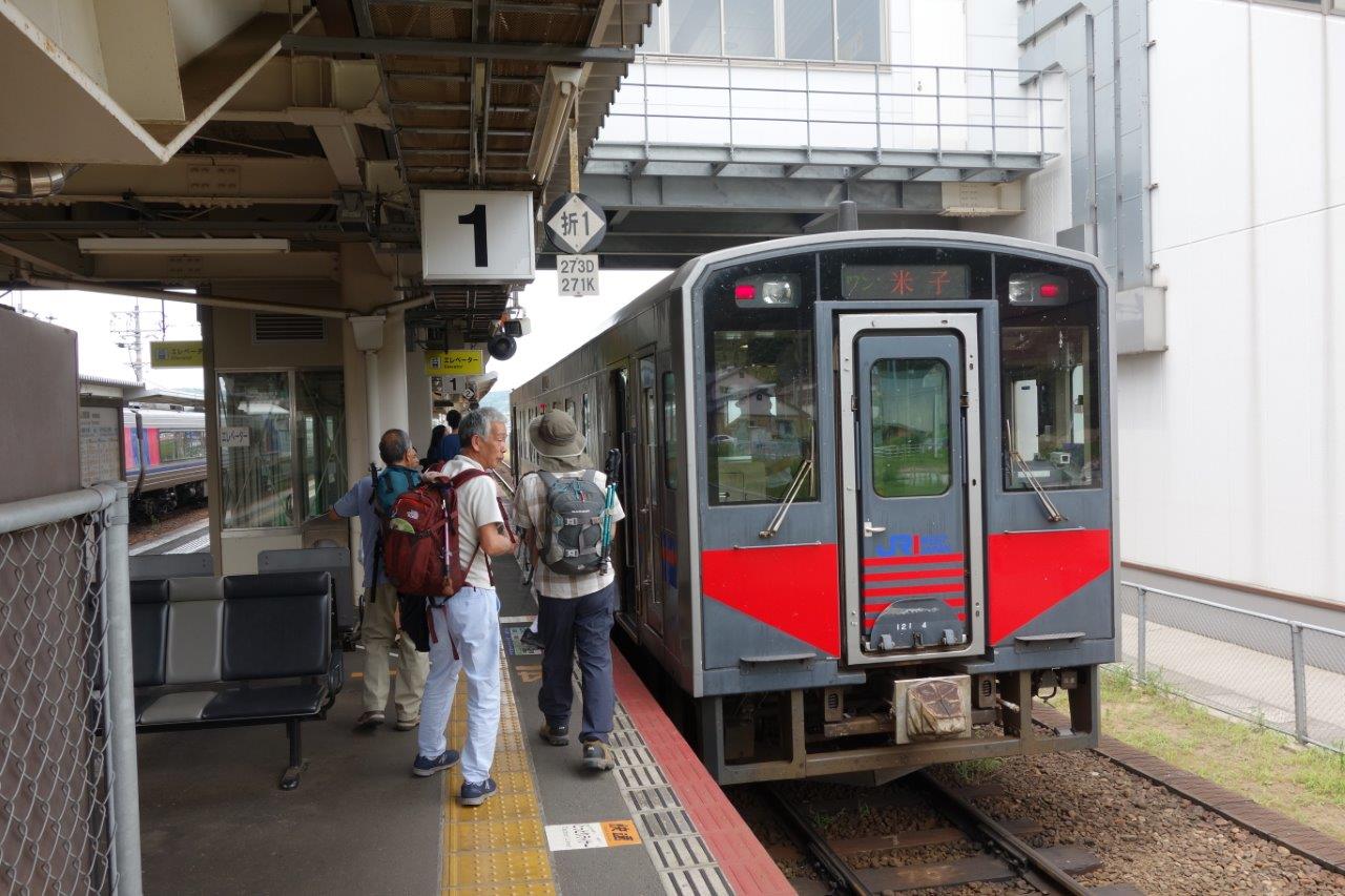 1. 倉吉で普通ワンマンカーに乗り換え