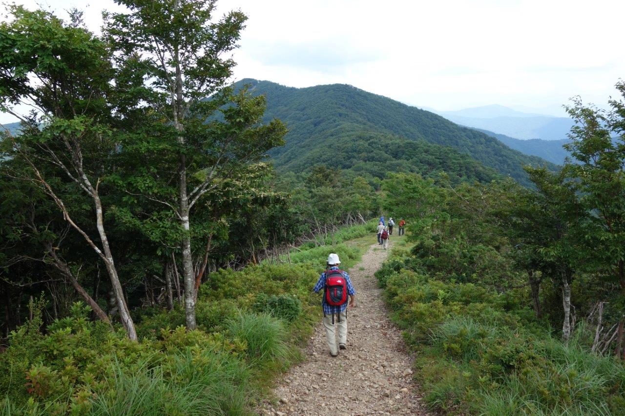 11. 牛首の峰に向けて進む