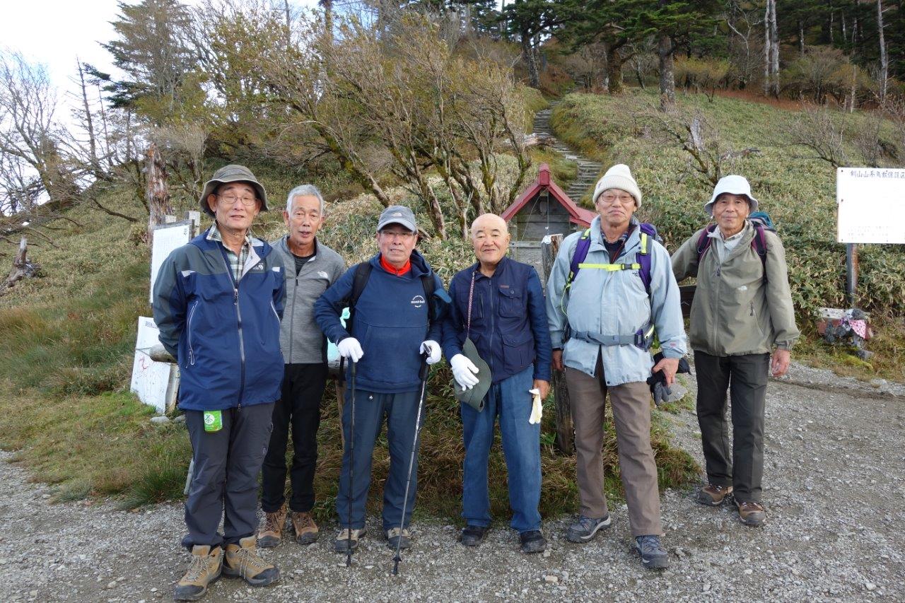 10. 刀掛の松で