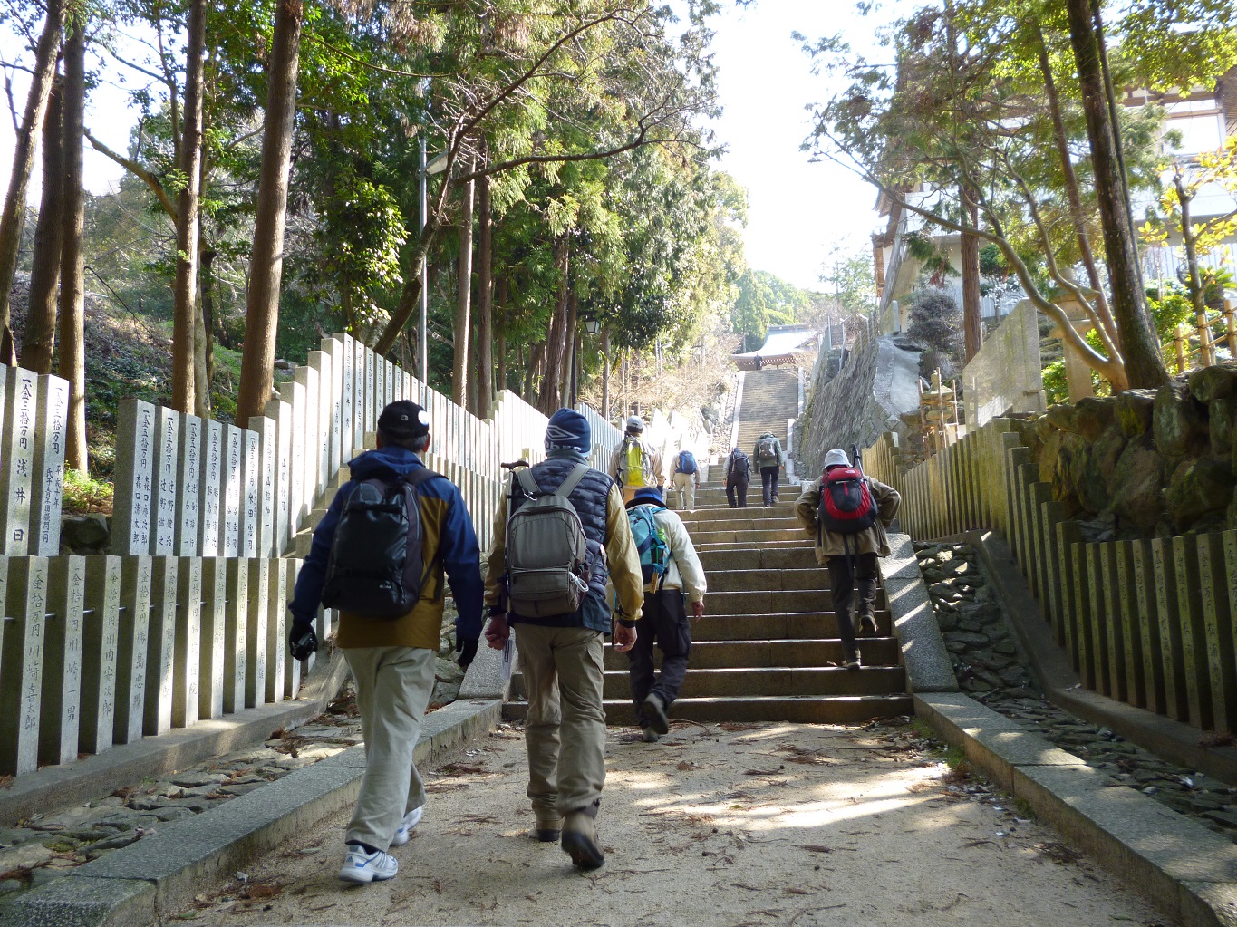 7. 131段の恩智神社の石段を登る