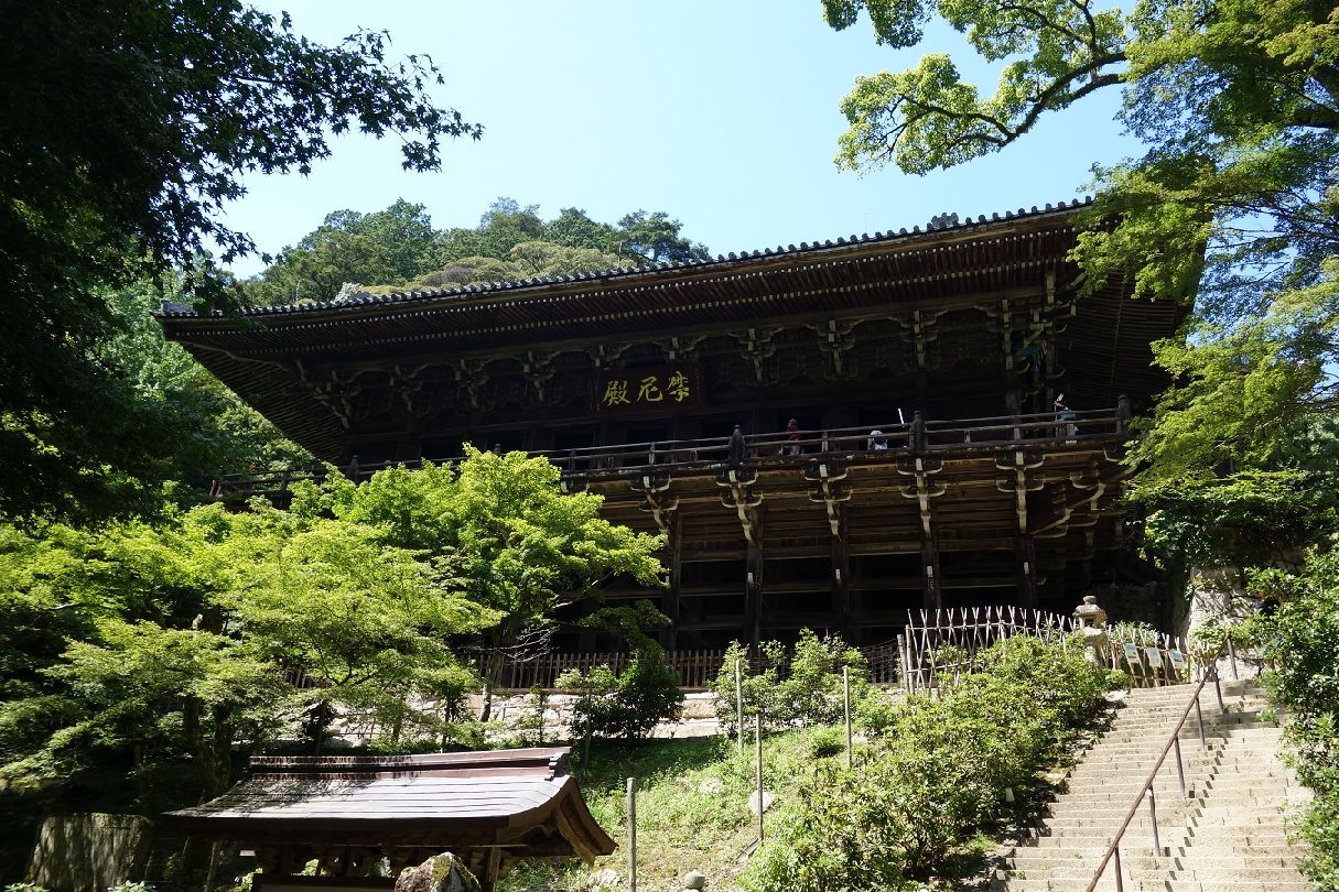 １６．摩尼殿