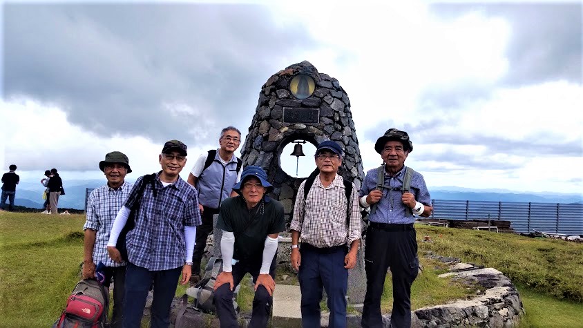 １３．蓬莱山山頂にて