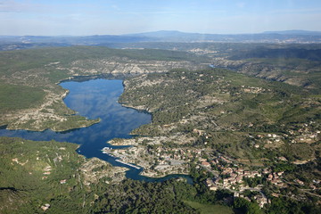 Le lac d'Esparron
