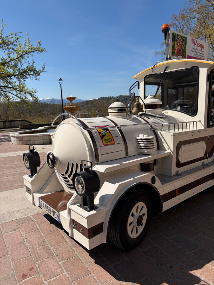 Le petit train touristique de Pau - 64 Pyrénées Atlantiques - Découvrez la ville de Pau en petit train !