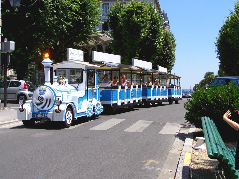 Le petit train touristique de Pau - 64 Pyrénées Atlantiques - Découvrez la ville de Pau en petit train !