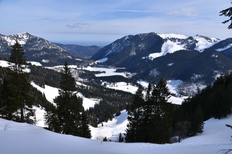 Blick hinunter zum Spitzingsee