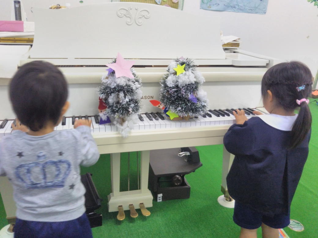 ステップアップリトミックの仲良し2人です♪