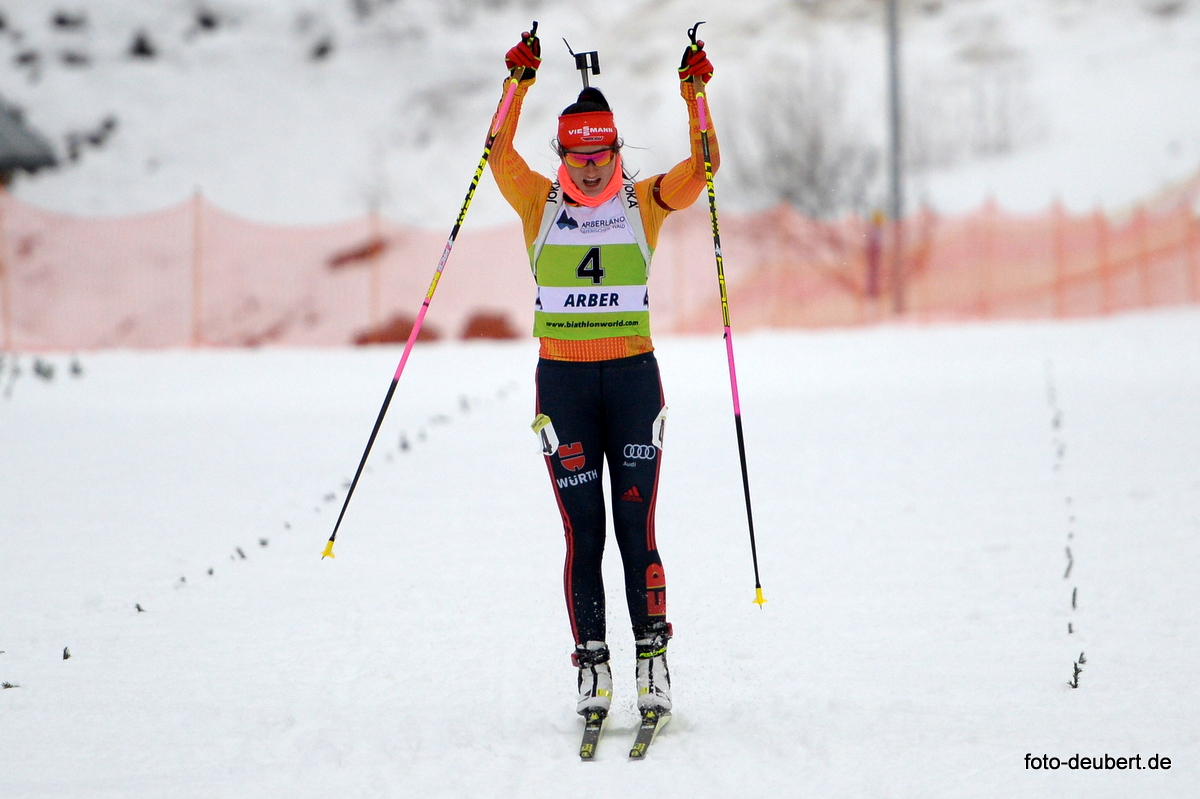 Amy Baserga und Alex Cisar gewinnen Super Sprint im IBU Junior Cup am Arber - Informationen über ...