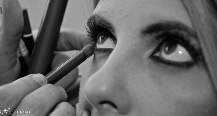 Proceso Maquillaje de ojos smokey marrón