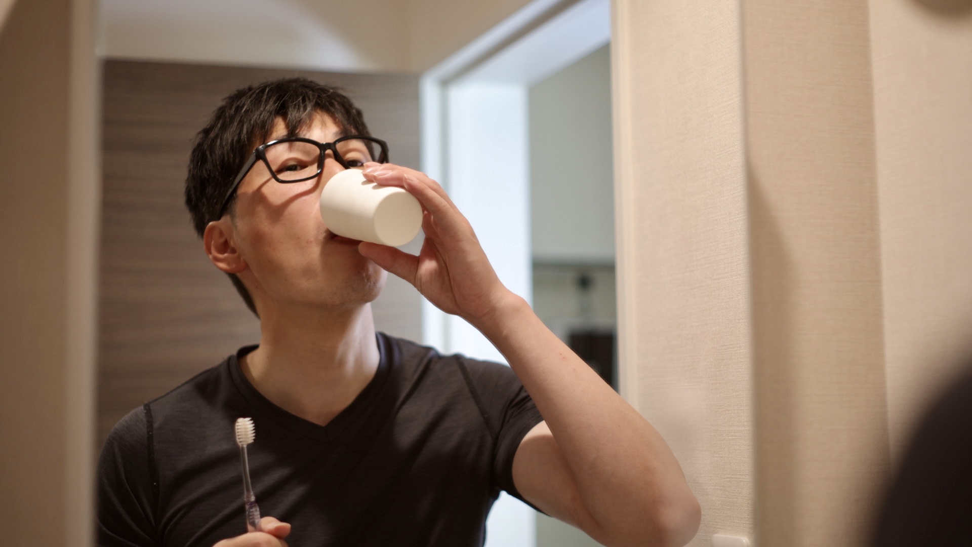 食後すぐの歯磨きはNG？唾液は超重要です！