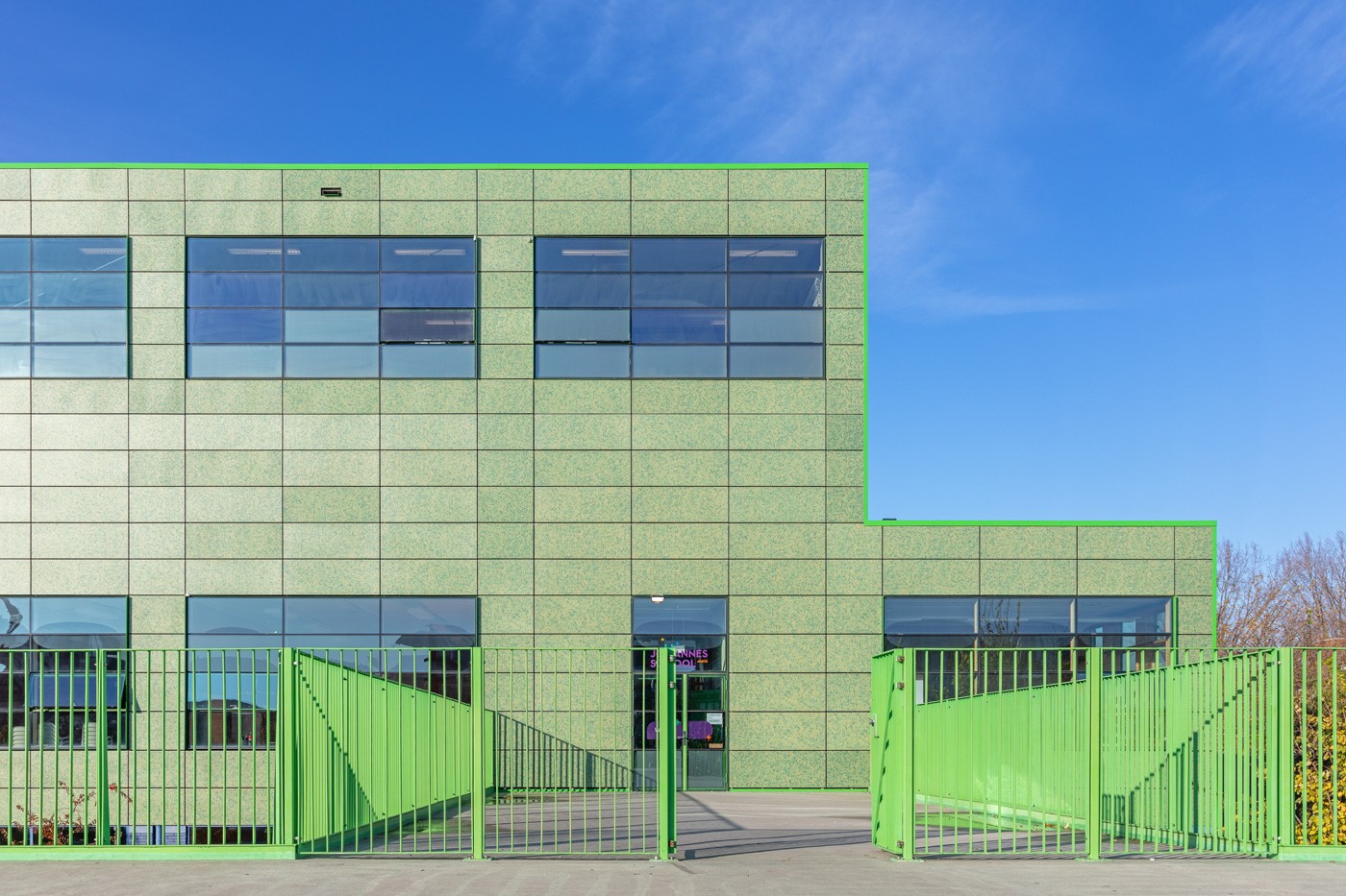 Solarix - zonnegevels investeer je in duurzame en visueel aantrekkelijke gebouwen -