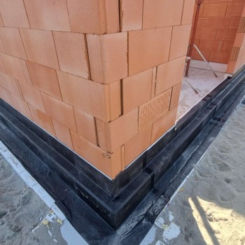 Spouwstoel is het slimme, prefab isolerende element dat direct op de fundering past