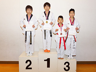 飛田愛斗選手 3位 (右から2番目)