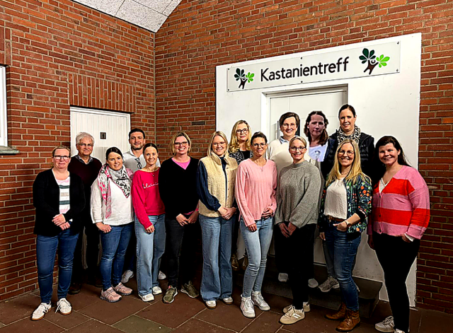 v.l.n.r.: S.Stammeier, A.Echtermeyer, B.Lindhorst, M.-A.Hertz, B.Schulte-Döinghaus, M.Walter, A.Großestrangmann, oben S.Zacher, S.Dorstel, oben K.Gerling, Y.Heitmann, oben M.Weber, oben A.Lütgert, D.Kochtokrax, A.Steinkamp