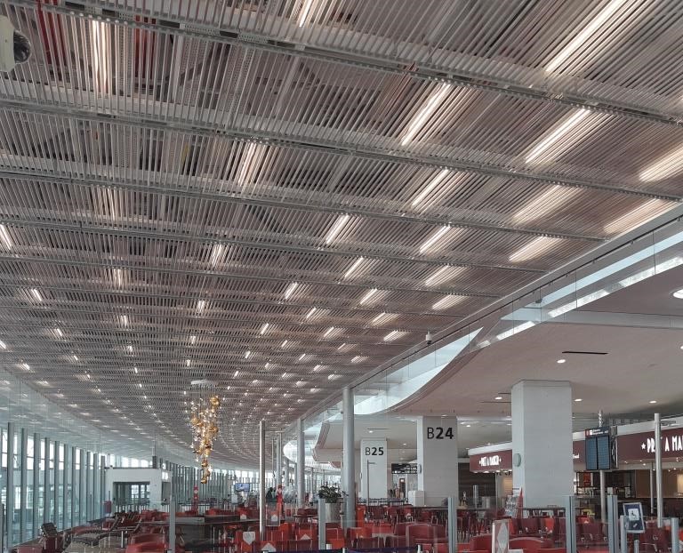 dalles de faux plafond rétro-éclairé Aéroport CDG