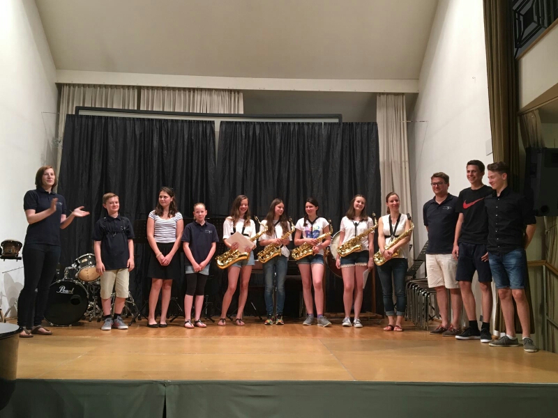 Unsere Jugendreferentin Livia Balcar gratulierte zu den erfolgreich absolvierten Übertrittsprüfungen beim Musikschul-Abschlusskonzert