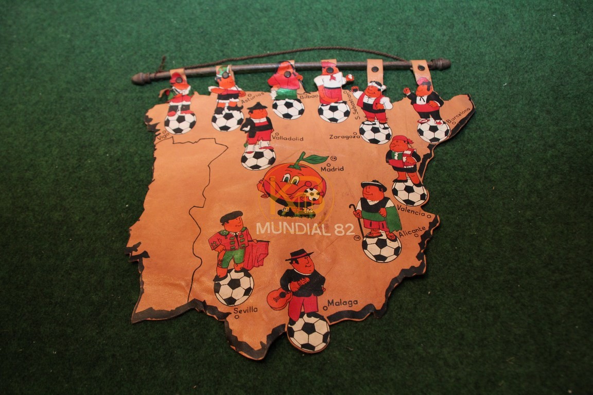 Leder mit den Städten der WM 1982 in Spanien.