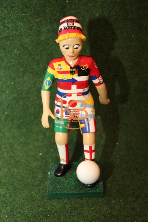 Die Fussballfigur der sog. "Fußball-Michel" ist zur WM 2006 gefertigt worden. Sie trägt alle Nationalfarben der Staaten, die an diesem Fußballevent teilgenommen haben. Sie ist limitiert auf 333 Stück.