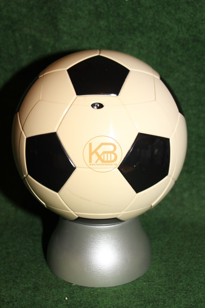 Radio-Cd-Player in Form eines  Fußballs mit Fuß, er ist 32 cm hoch 1/2