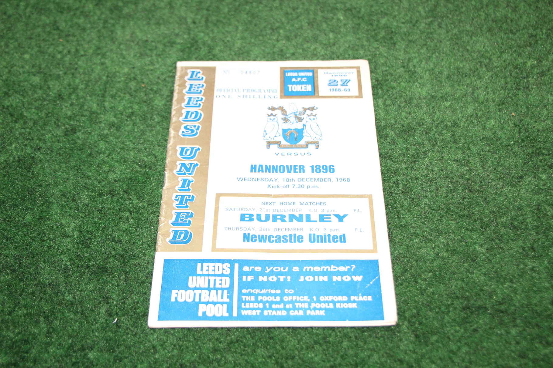 Offizielles Programm von Leeds United gegen Hannover 96.