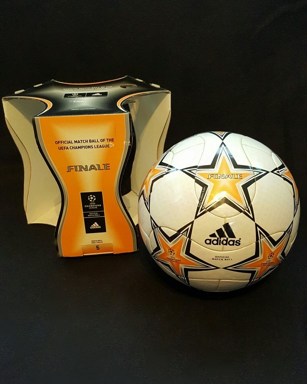 ADIDAS Champions League Final Ball vom Finale 2007 in Athen mit Originalverpackung.