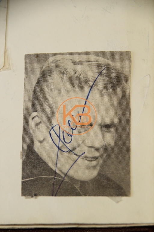 Foto von Helmut Haller mit dem original Autogramm