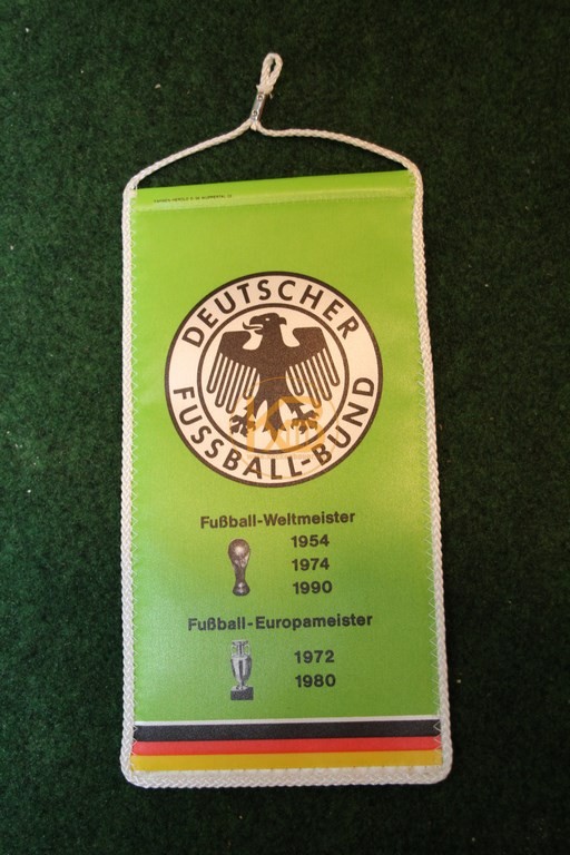 Alter DFB Wimpel aus den 90ern.