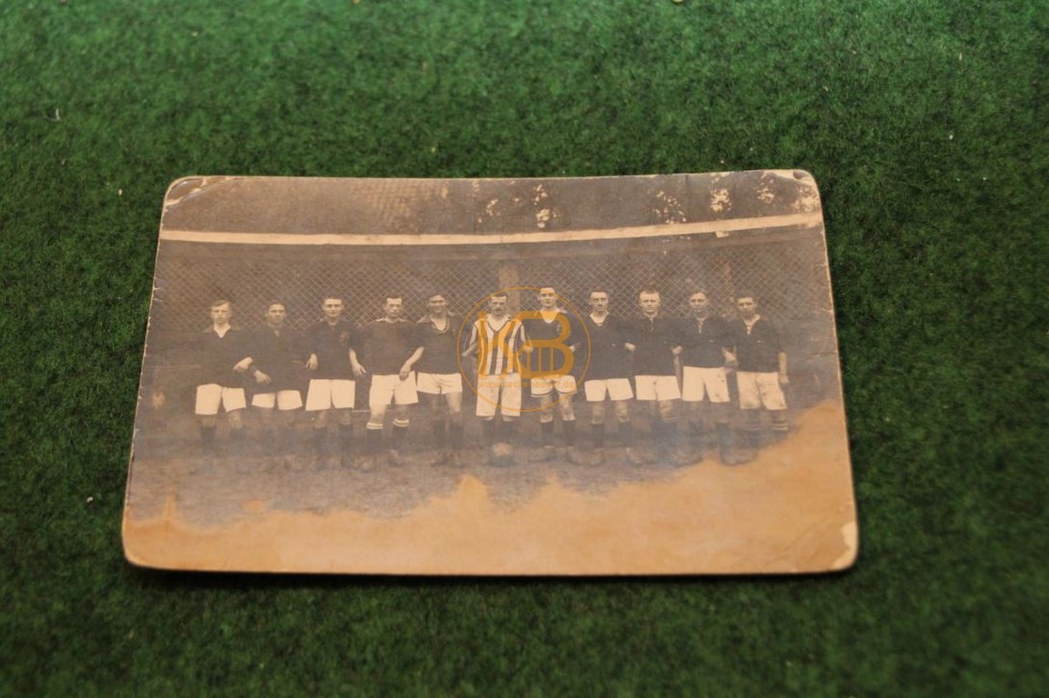 Foto einer unbekannten Fußballmannschaft aus dem September 1920.