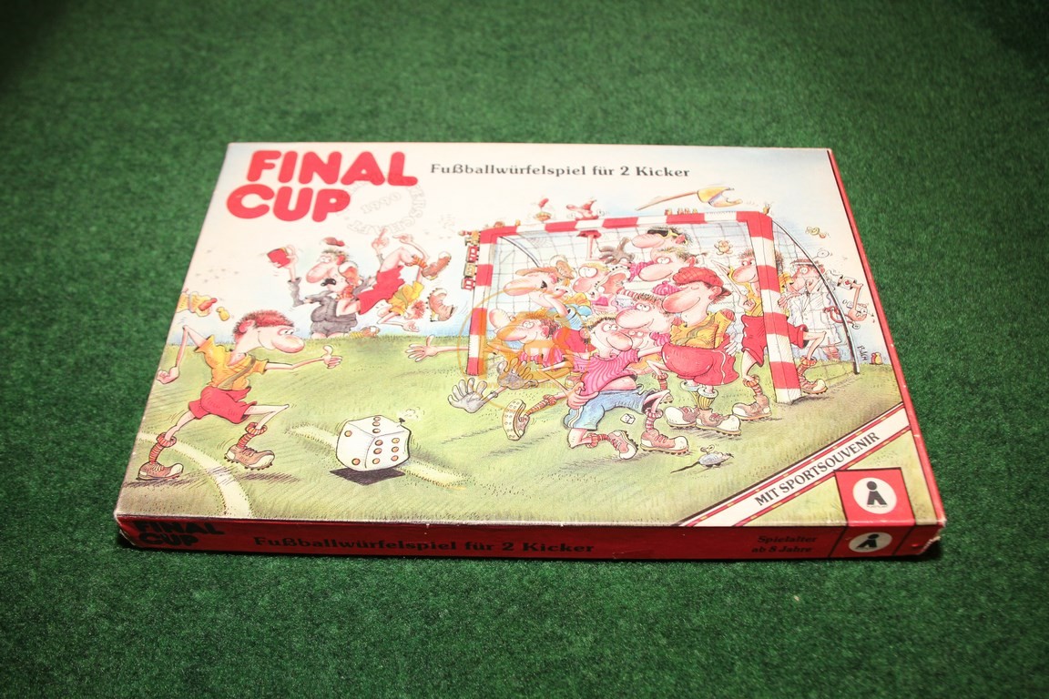 Altes Würfelspiel Final-Cup aus dem Jahr 1990.